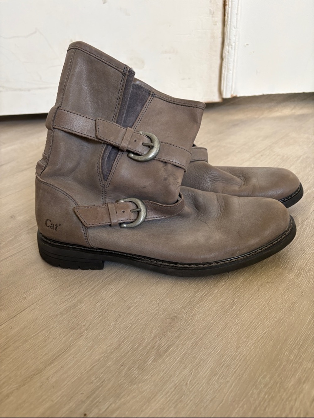 'Women’s s Gray Leather Buckle Ankle Boots